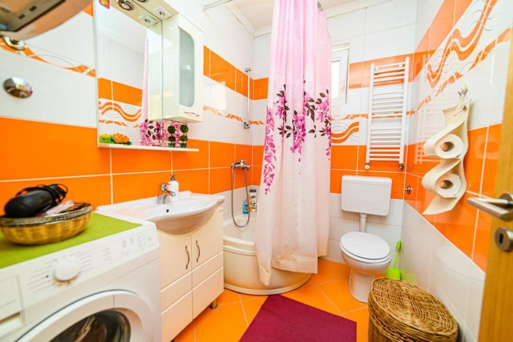 Cute And Cozy Studio With Cathedral View-Excellent Location SJJ Exterior photo