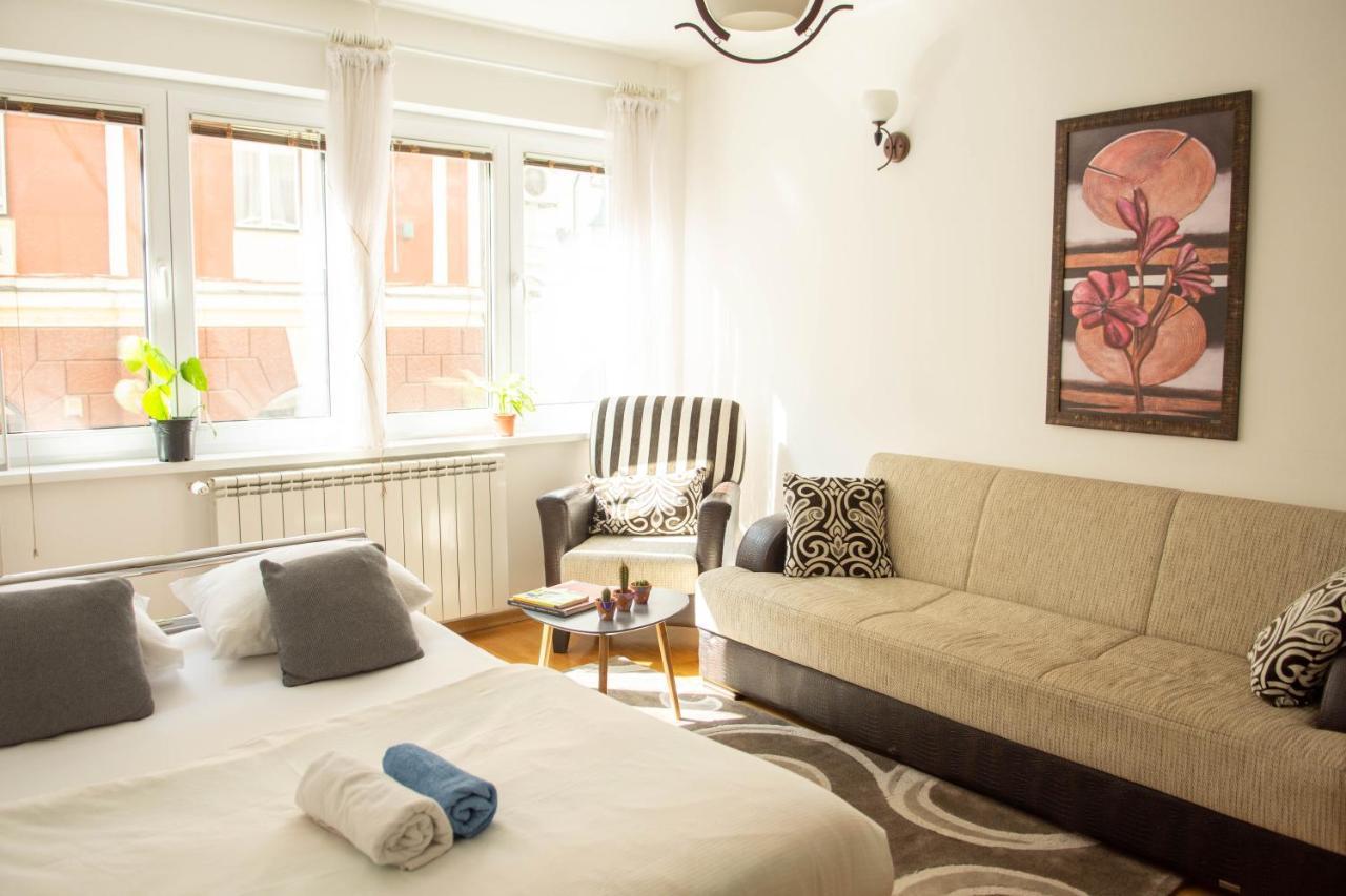 Cute And Cozy Studio With Cathedral View-Excellent Location SJJ Exterior photo